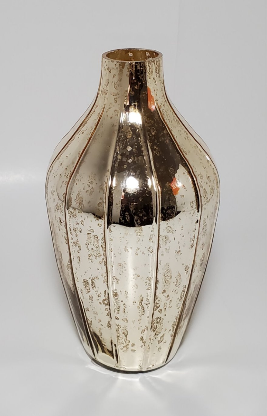 Gold flower vase for elegant home décor front view